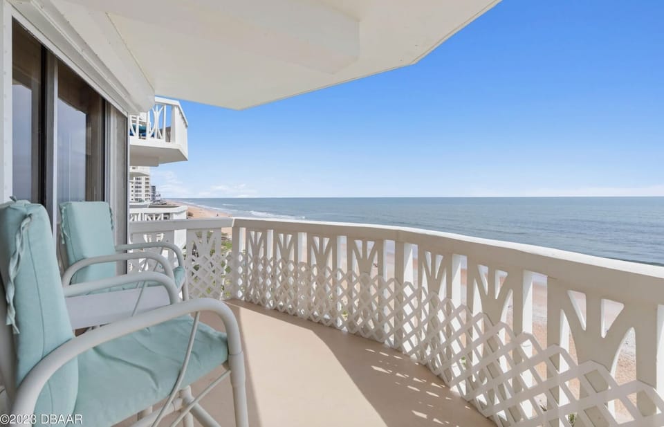 Private oceanview balcony 