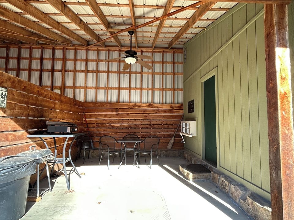 carriage porch