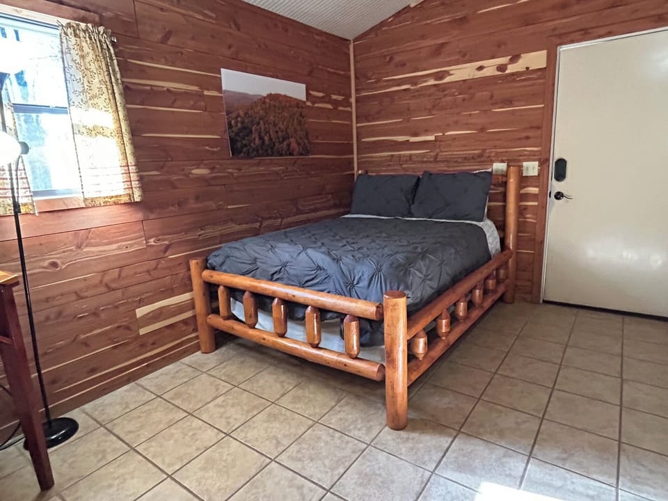 carriage full size bed