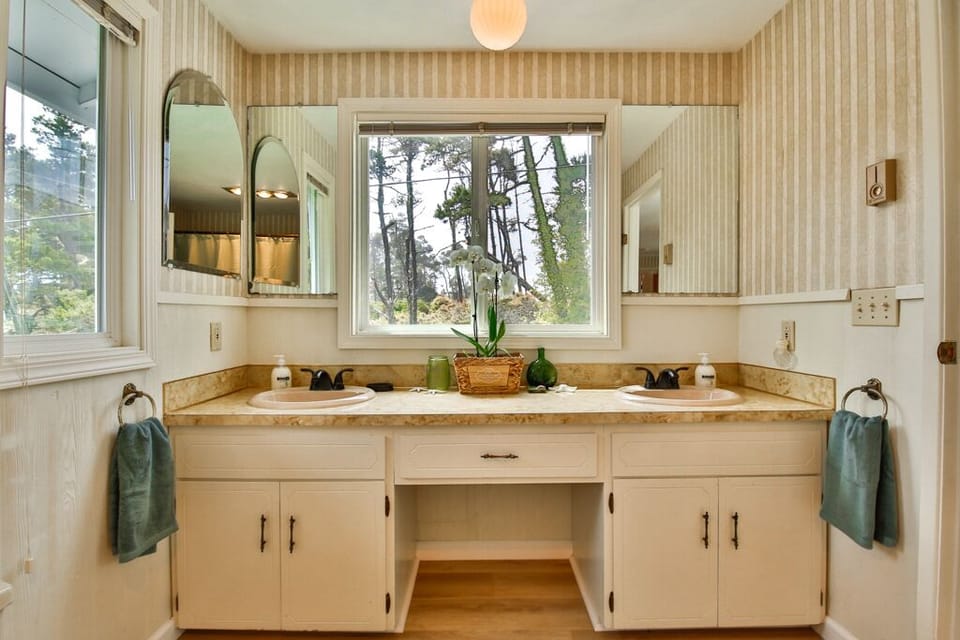 Full bath, shower/tub combo not shown