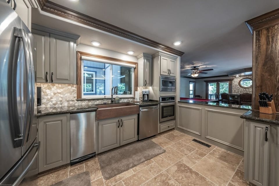 Fully equipped kitchen with everything you need to prepare all of your favorite meals.