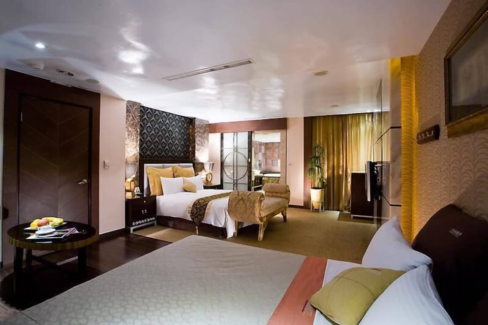 Comfort Quadruple Room (No garage) | Soundproofing, free WiFi, bed sheets