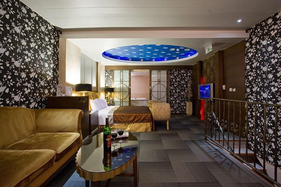 Deluxe Double Room (No garage) | Soundproofing, free WiFi, bed sheets