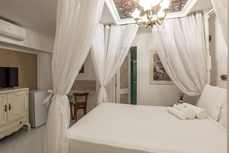 Royal Suite, 1 Double Bed, Private Bathroom | 1 bedroom, Egyptian cotton sheets, premium bedding
