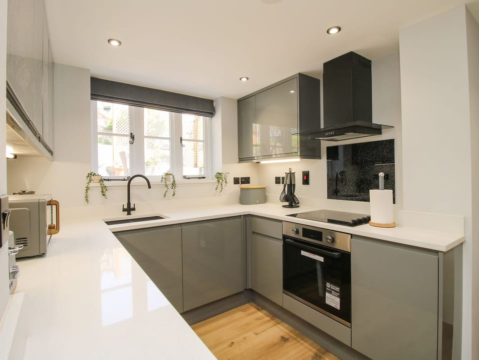 Fridge, dishwasher, electric kettle, toaster