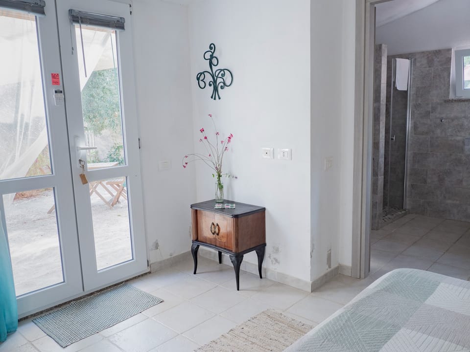 Deluxe Double Room | Free WiFi, bed sheets
