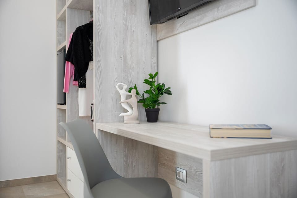 Premium bedding, memory foam beds, minibar, individually furnished