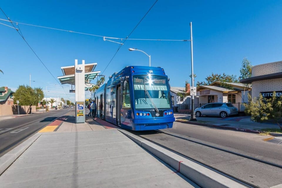 Streetcar 2 minute walk