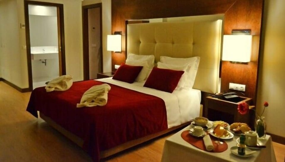 Presidential Suite | Minibar, in-room safe, individually furnished, desk