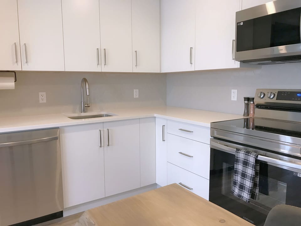 Fully stocked kitchen to enjoy a meal at home!