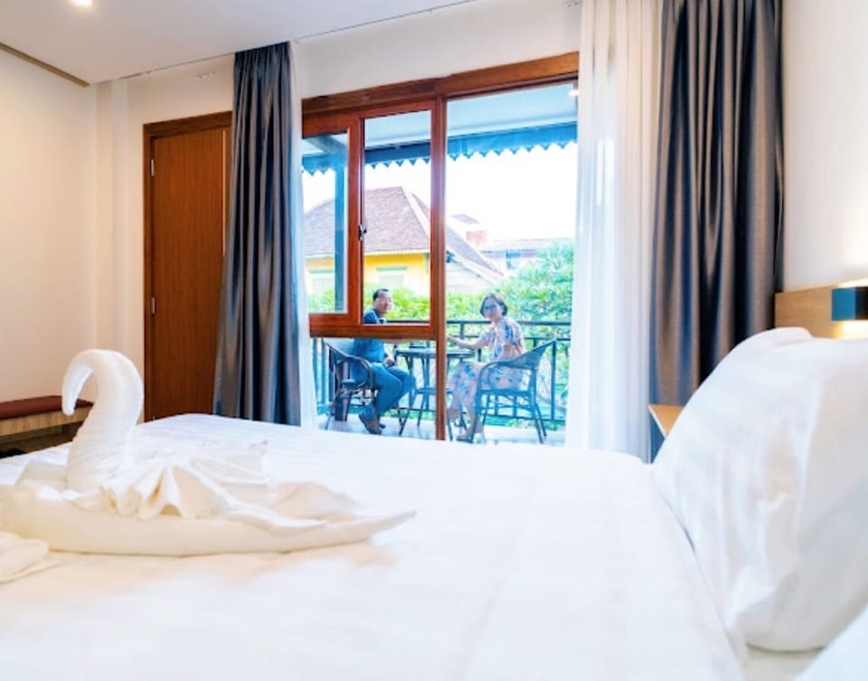 Deluxe Double Room | Egyptian cotton sheets, premium bedding, minibar, in-room safe
