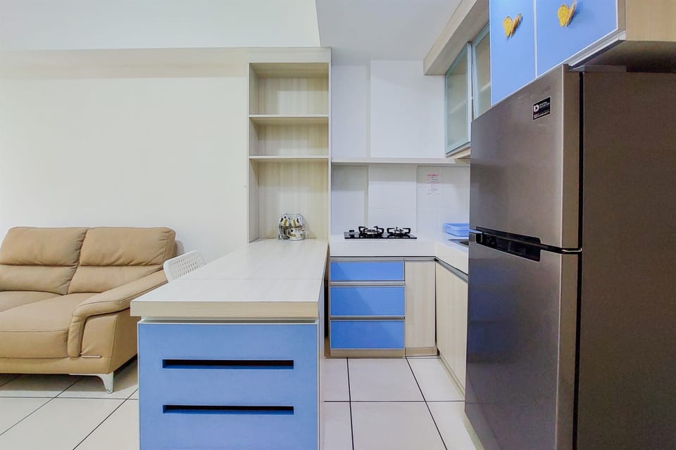Apartment | Private kitchen | Full-size fridge, stovetop