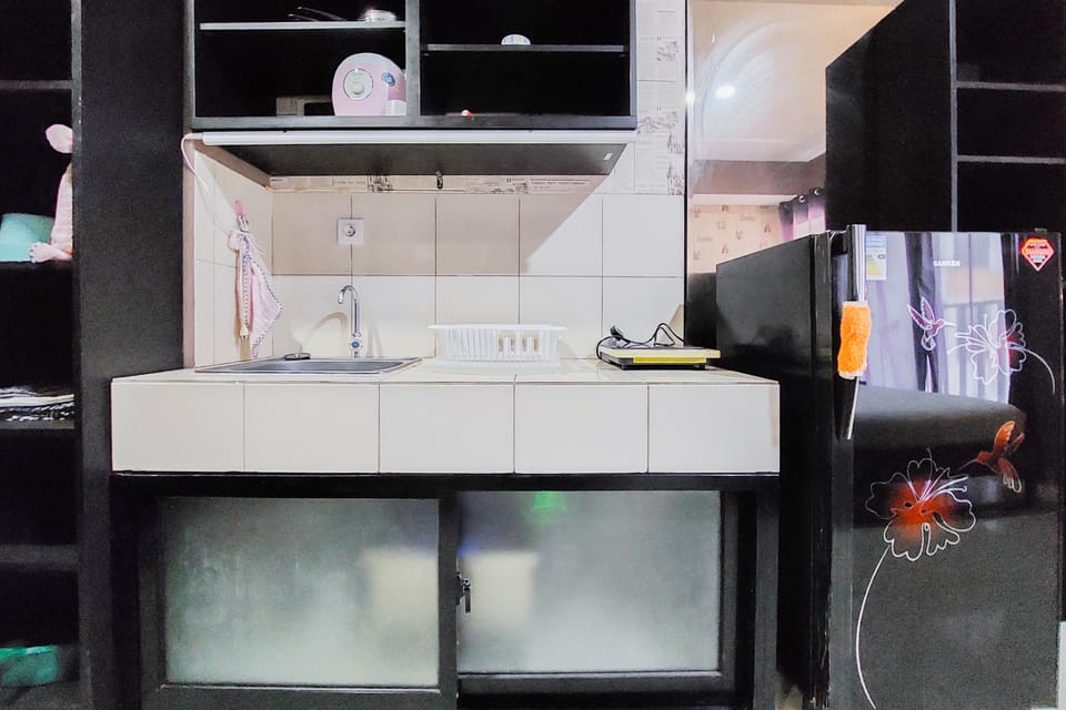Apartment | Private kitchen | Full-size fridge, stovetop, rice cooker, cookware/dishes/utensils