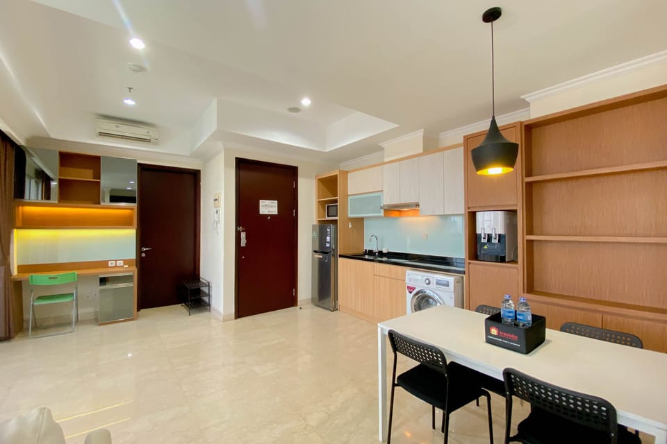 Apartment | Private kitchen | Full-size fridge, stovetop, rice cooker, cookware/dishes/utensils