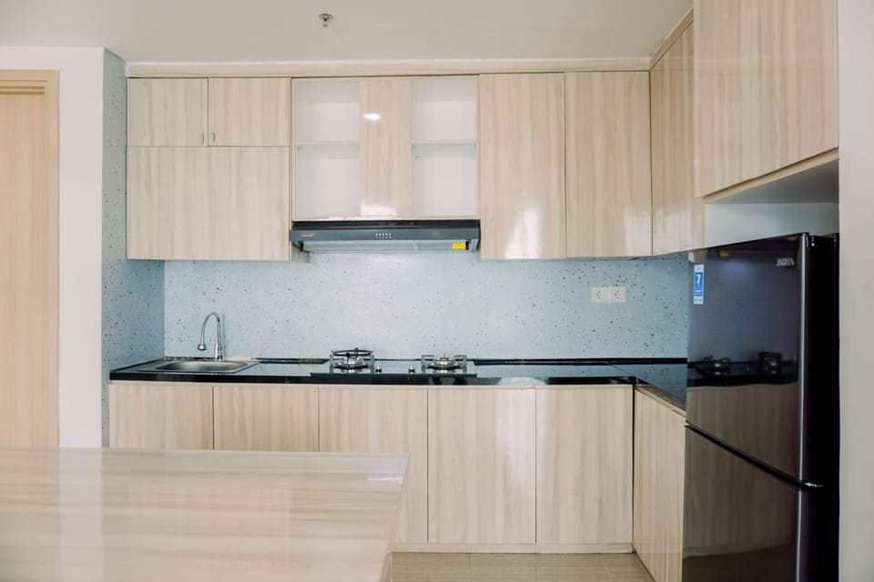 Apartment | Private kitchen | Full-size fridge, stovetop