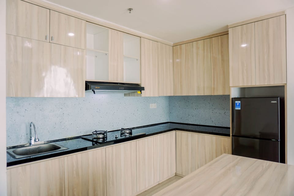 Apartment | Private kitchen | Full-size fridge, stovetop
