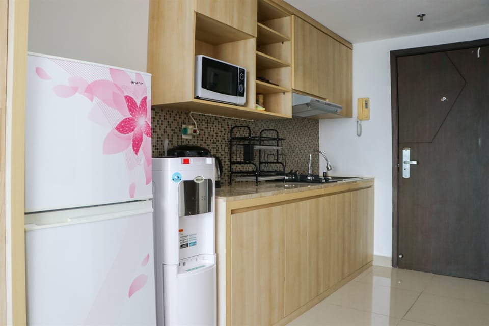 Apartment | Private kitchen | Full-size fridge, microwave, stovetop, rice cooker