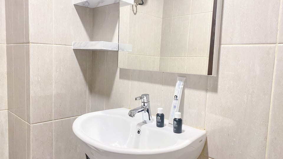 Apartment | Bathroom | Shower, towels