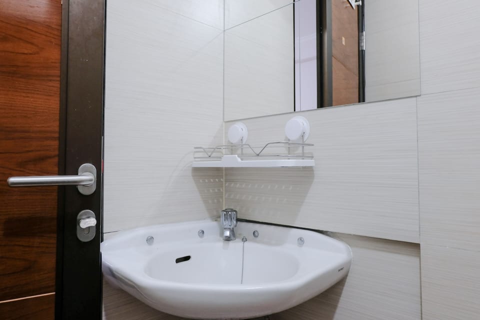 Apartment | Bathroom | Shower, towels