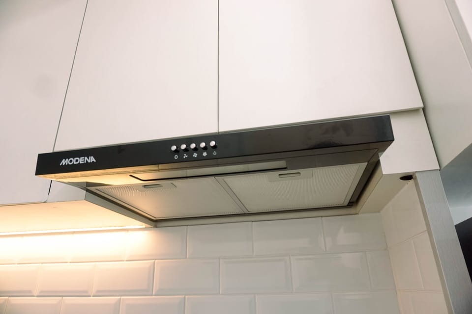 Apartment | Private kitchen | Full-size fridge, stovetop, rice cooker, cookware/dishes/utensils