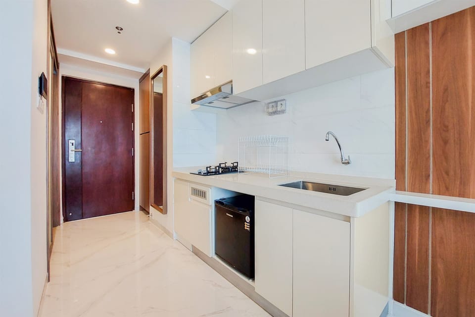 Apartment | Private kitchen | Full-size fridge, stovetop