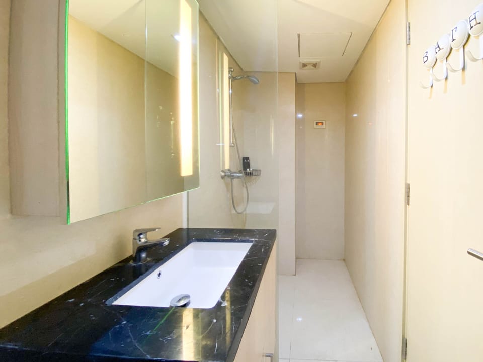 Apartment | Bathroom | Shower, towels