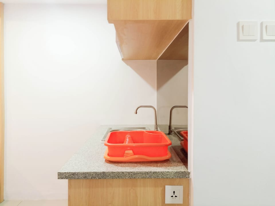 Apartment | Private kitchen | Full-size fridge, stovetop, rice cooker, cookware/dishes/utensils