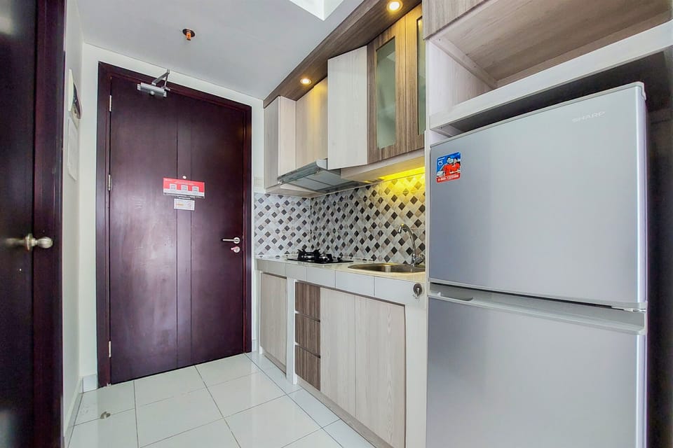 Apartment | Private kitchen | Full-size fridge, stovetop