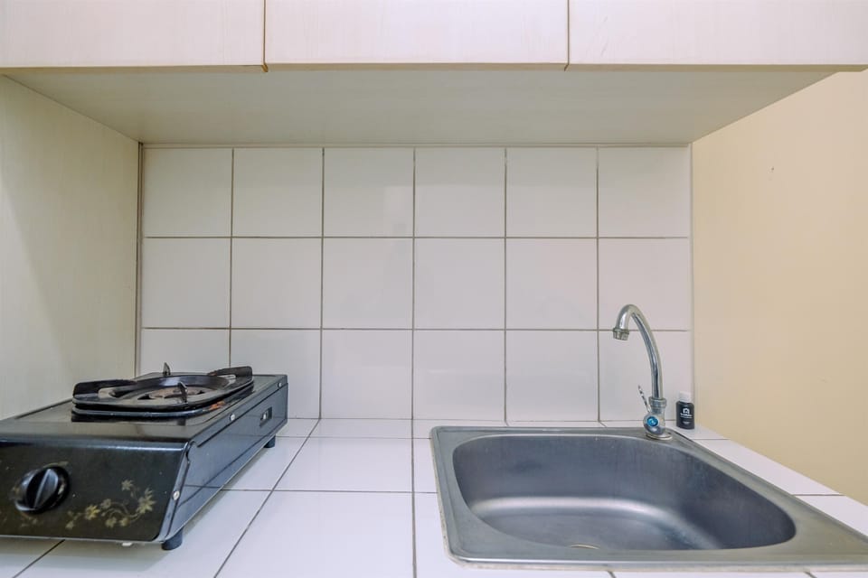Apartment | Private kitchen | Full-size fridge, stovetop