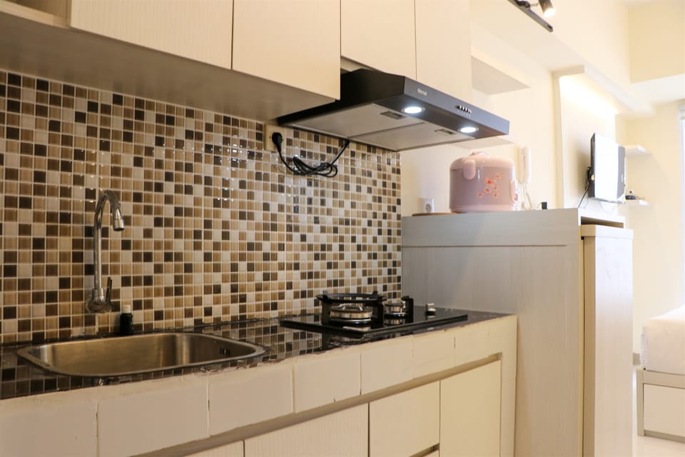 Apartment | Private kitchen | Full-size fridge, stovetop, cookware/dishes/utensils