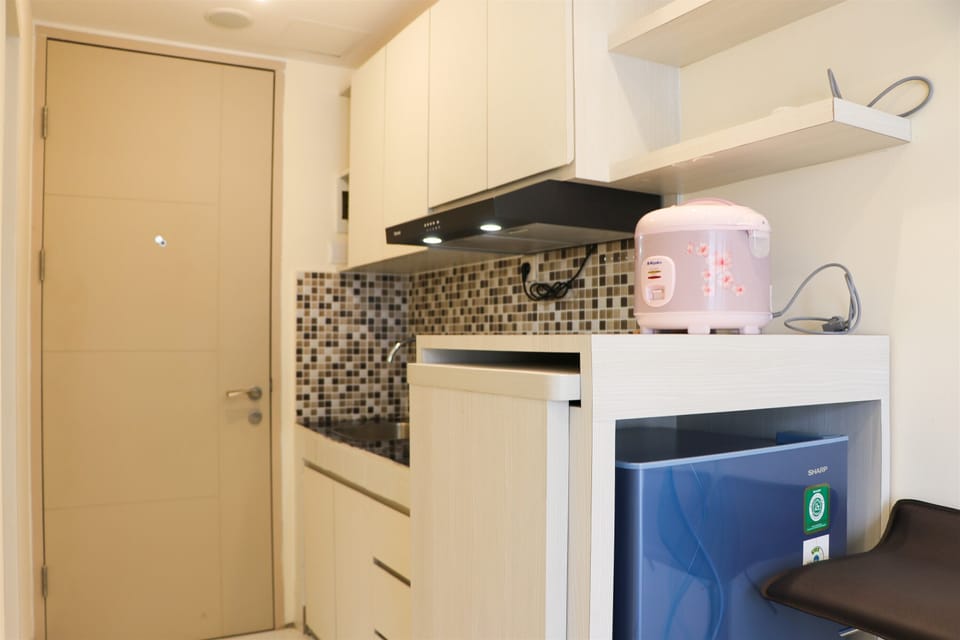 Apartment | Private kitchen | Full-size fridge, stovetop, cookware/dishes/utensils