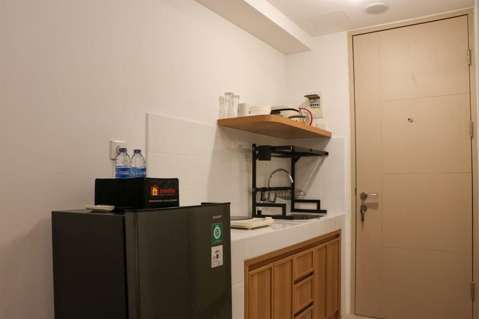 Apartment | Private kitchen | Full-size fridge, stovetop, cookware/dishes/utensils