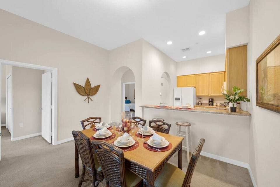 Dining Room for 6 + 2 on the counter!#Disney #Parks #kingdom #springs #CaribeCove #Apartment #Vacation #Rental #waterpark #Kissimmee #Orlando #universal #citywalk
