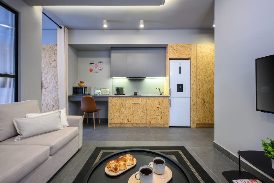 Superior Suite, 1 Bedroom | Private kitchen | Fridge, coffee/tea maker, electric kettle
