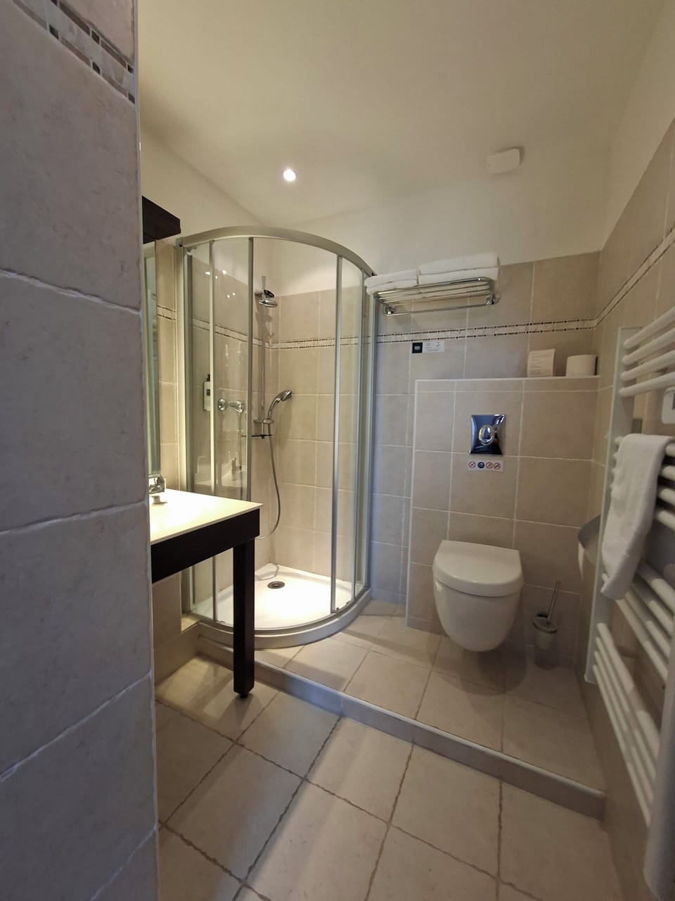 Standard Double Room | Bathroom | Free toiletries, hair dryer, towels