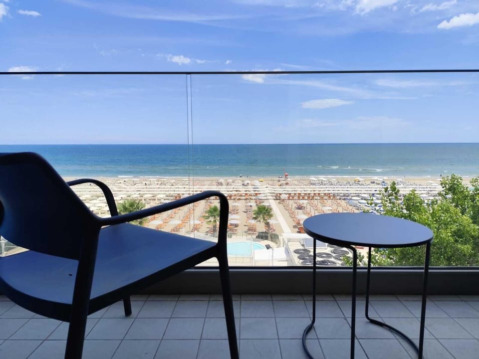 Executive Room, Balcony, Sea View | Down comforters, minibar, in-room safe, desk