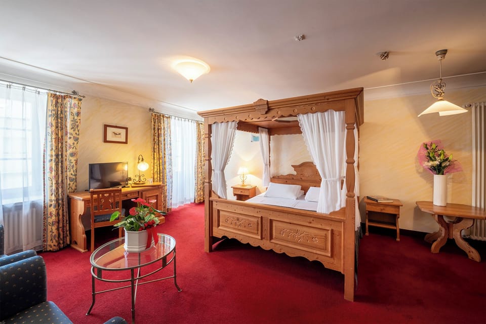 Deluxe Double Room | Minibar, in-room safe, soundproofing, free WiFi
