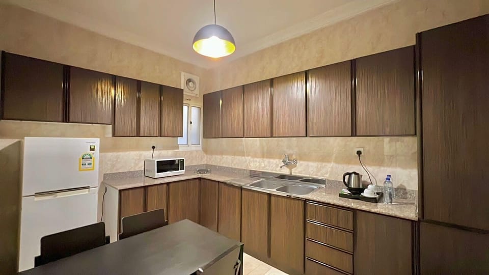 Family Apartment, 2 Bedrooms | Private kitchen | Fridge