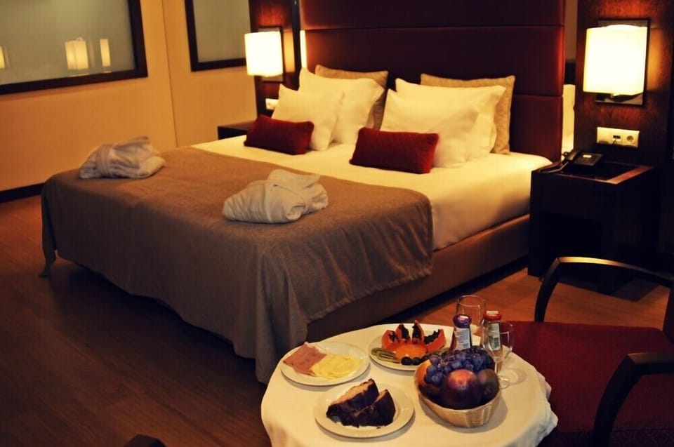 Double Room | Room service - dining