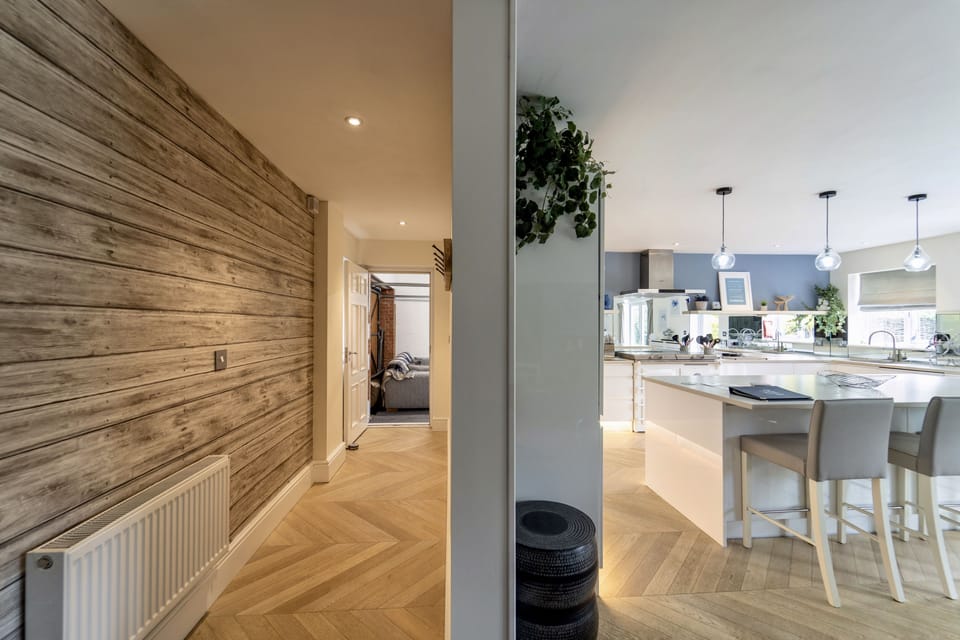 Ground floor: Access to games room from kitchen