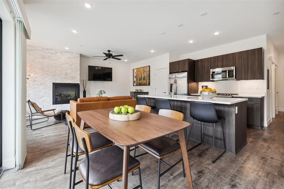 Dining Area - River West 924 - Silverthorne Vacation Rental