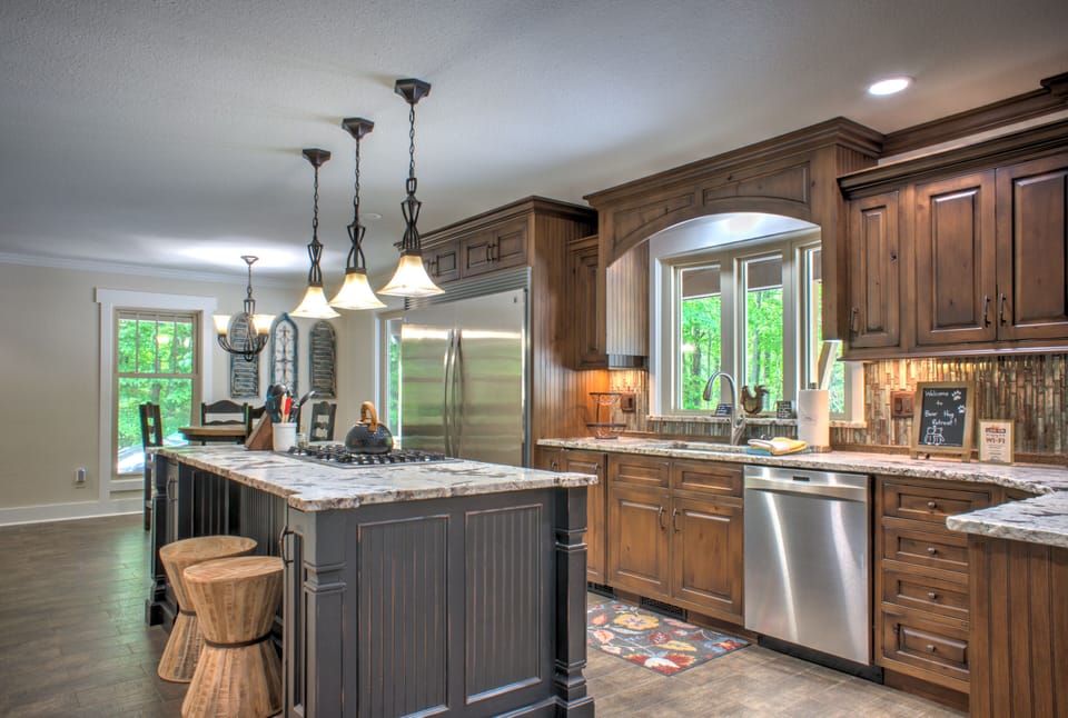 Chef's Kitchen w/ Stainless Steel Appliances