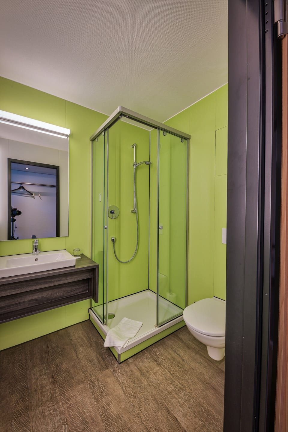 Economy Double Room | Bathroom | Shower, hair dryer, towels