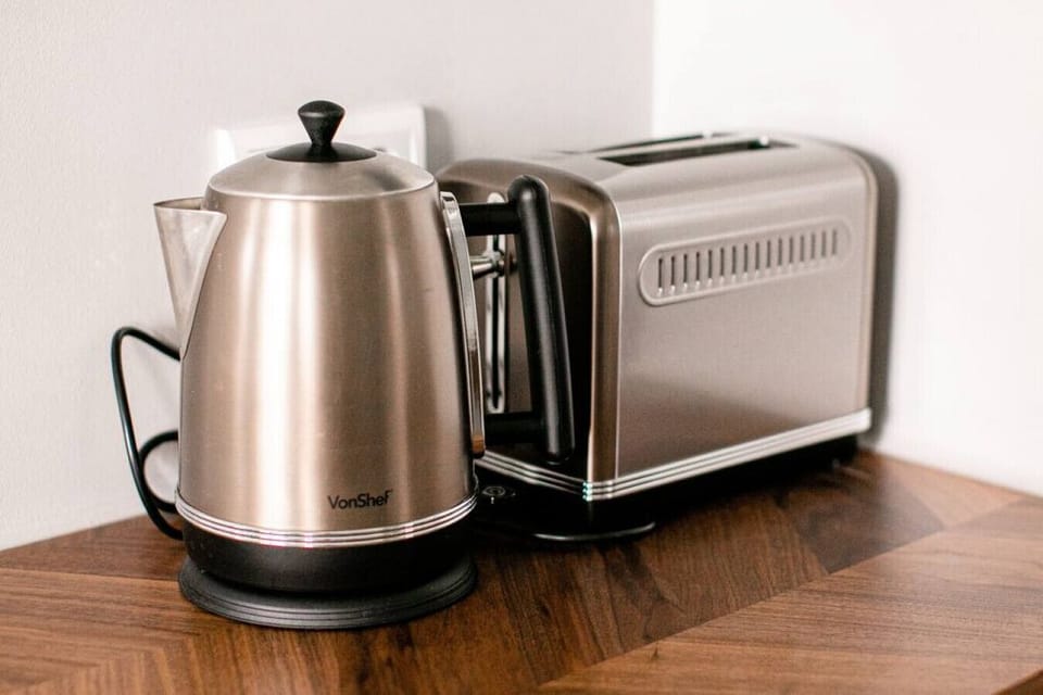 Kitchen amenities