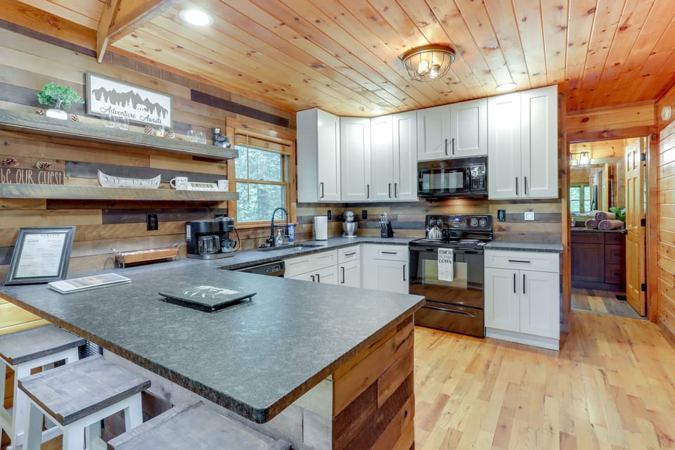 Kitchen | 1st Floor | Cooking Basics | Dual Keurig/Drip Coffee Maker