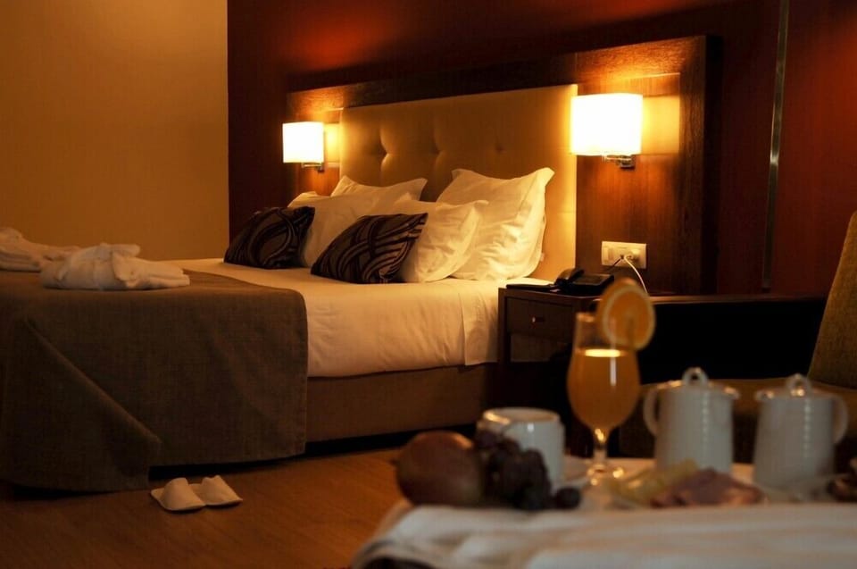 Suite | Room service - dining