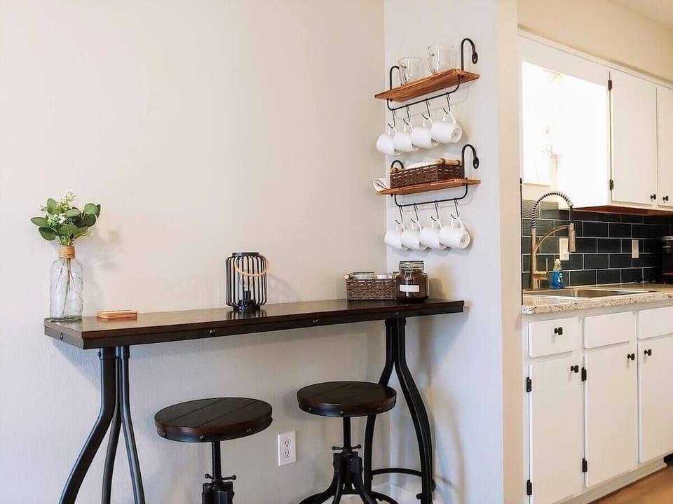 Starter supply of k-cups and coffee grounds provided