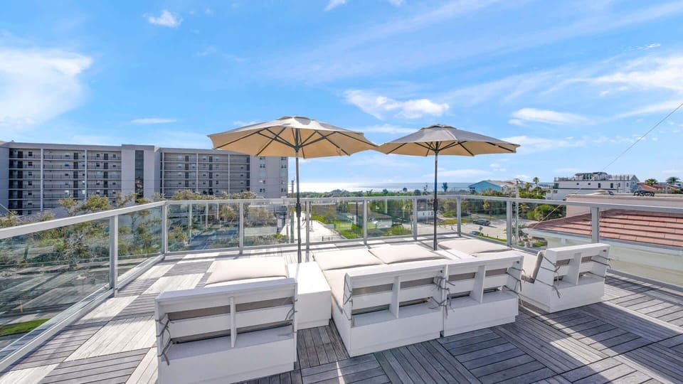 Rooftop - Lounge in Style - Gulf Views
