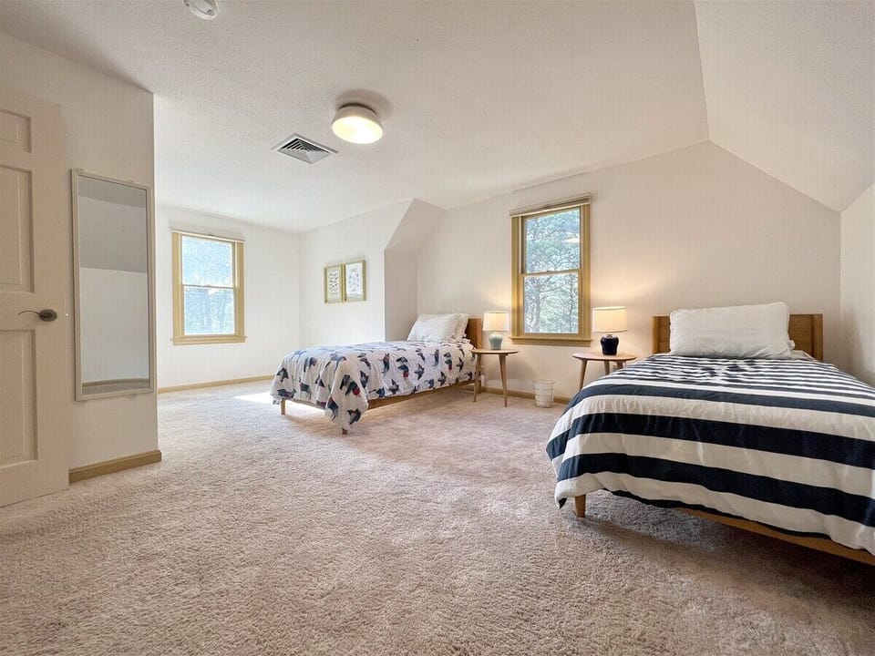 2nd floor bedroom with 2 twins