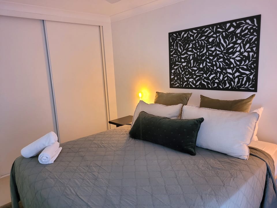 U2B KING BED